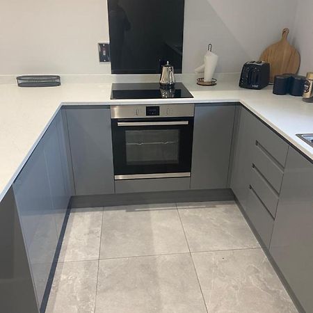 Modern 3-Bed Apartment In Magherafelt Sleeps 8 Екстер'єр фото