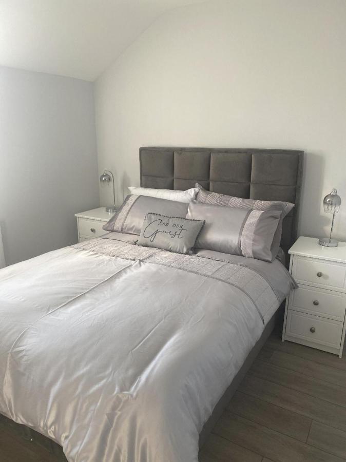 Modern 3-Bed Apartment In Magherafelt Sleeps 8 Екстер'єр фото