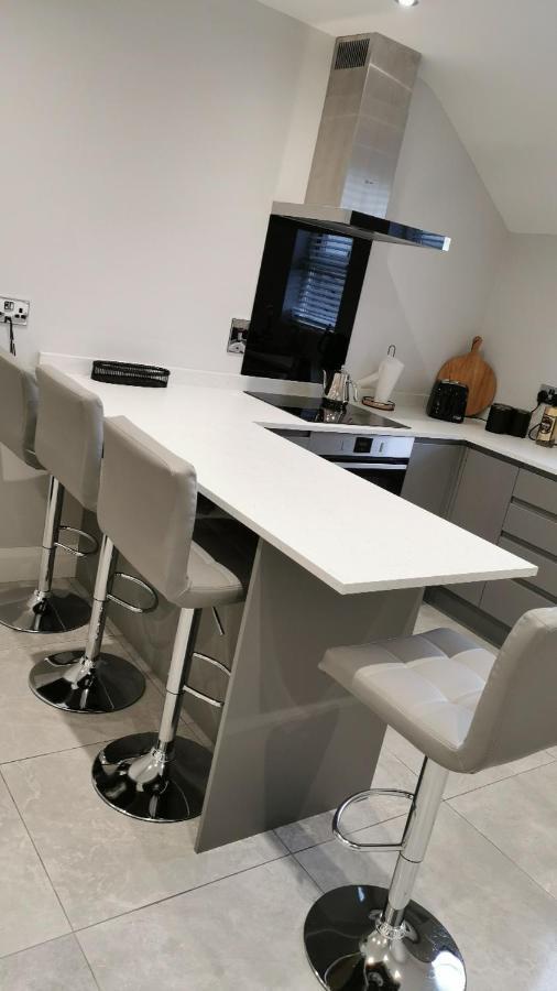 Modern 3-Bed Apartment In Magherafelt Sleeps 8 Екстер'єр фото