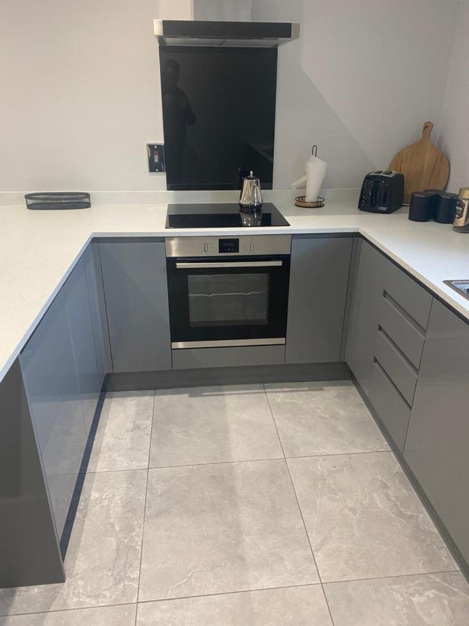 Modern 3-Bed Apartment In Magherafelt Sleeps 8 Екстер'єр фото