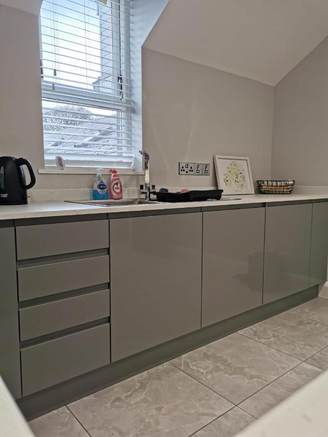 Modern 3-Bed Apartment In Magherafelt Sleeps 8 Екстер'єр фото