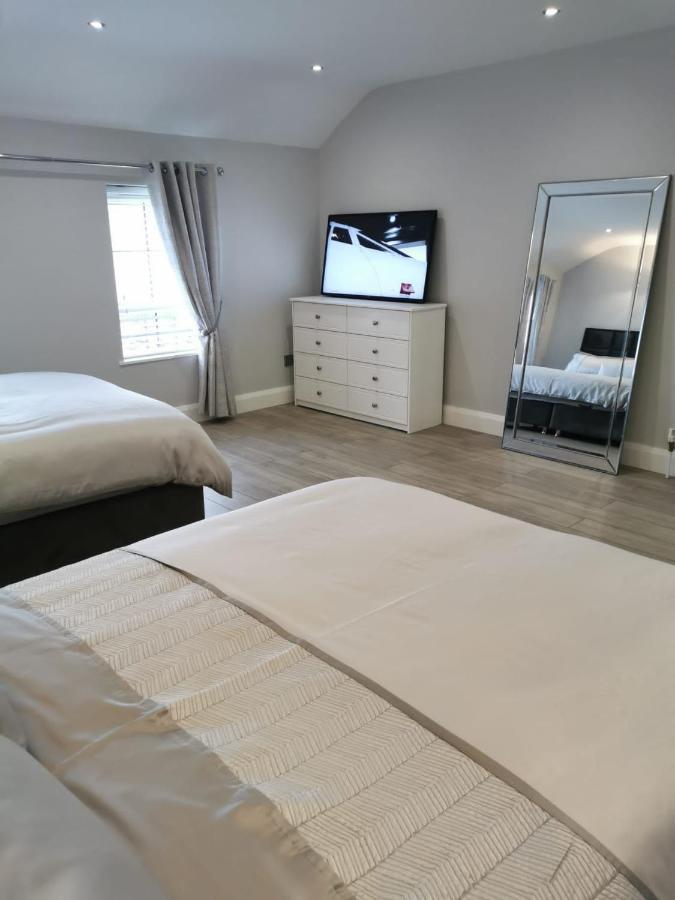Modern 3-Bed Apartment In Magherafelt Sleeps 8 Екстер'єр фото