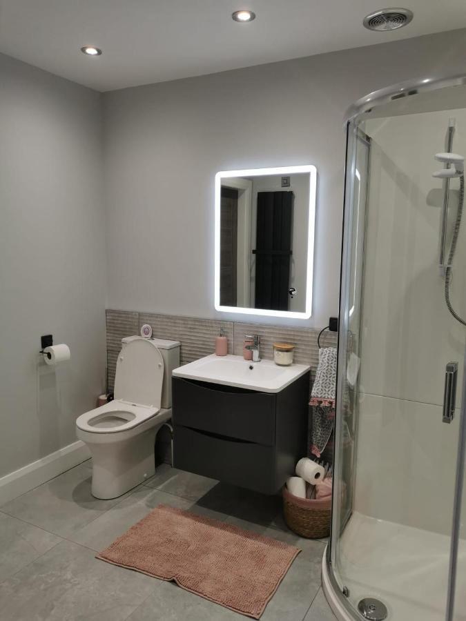 Modern 3-Bed Apartment In Magherafelt Sleeps 8 Екстер'єр фото
