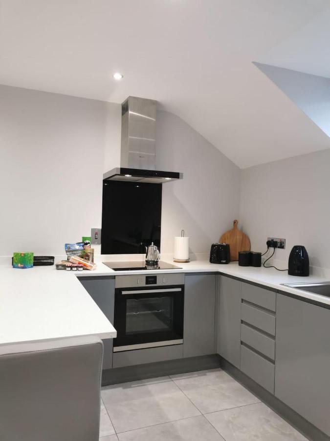 Modern 3-Bed Apartment In Magherafelt Sleeps 8 Екстер'єр фото